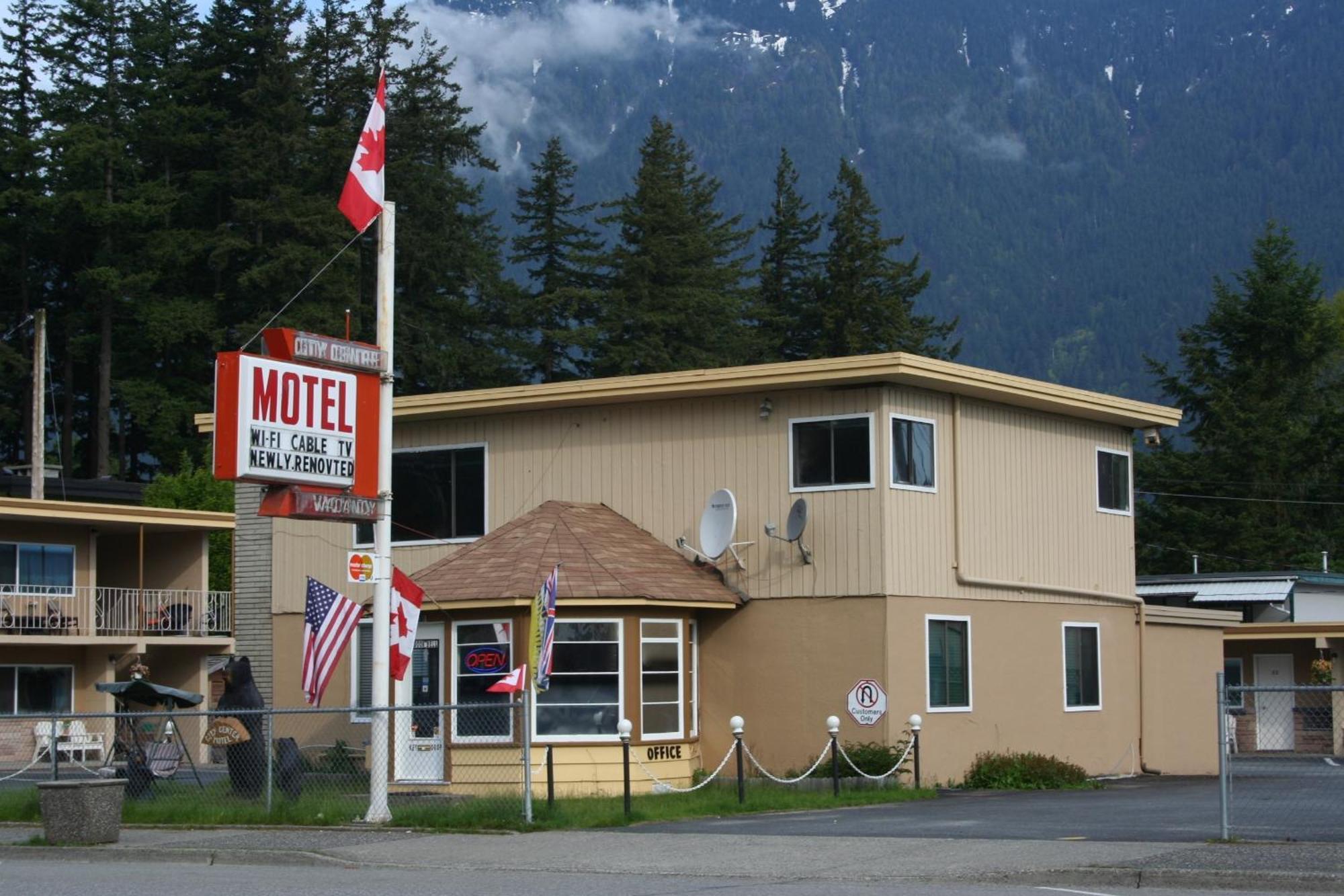 Centre Older Building Motel 2*