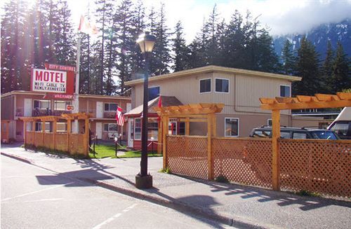 Centre Older Building Hope