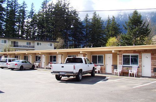 Centre Older Building Hope